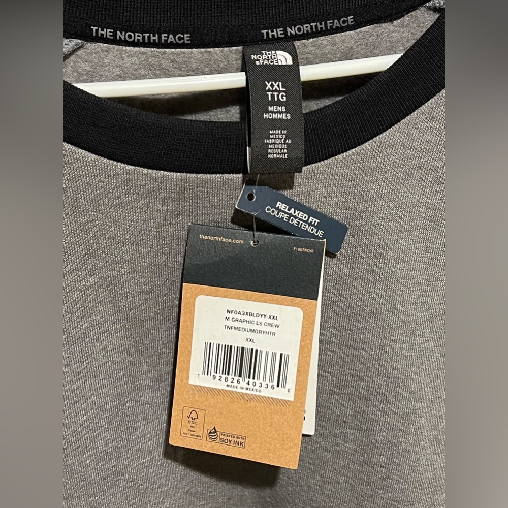 The North Face Graphic Long Sleeve Crew Neck Sweater - Picture 10 of 11